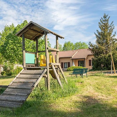 Villages De Gites Le Pigeonnier Le Malzieu-Ville Екстериор снимка