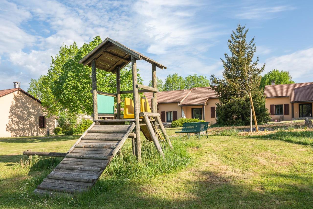 Villages De Gites Le Pigeonnier Le Malzieu-Ville Екстериор снимка