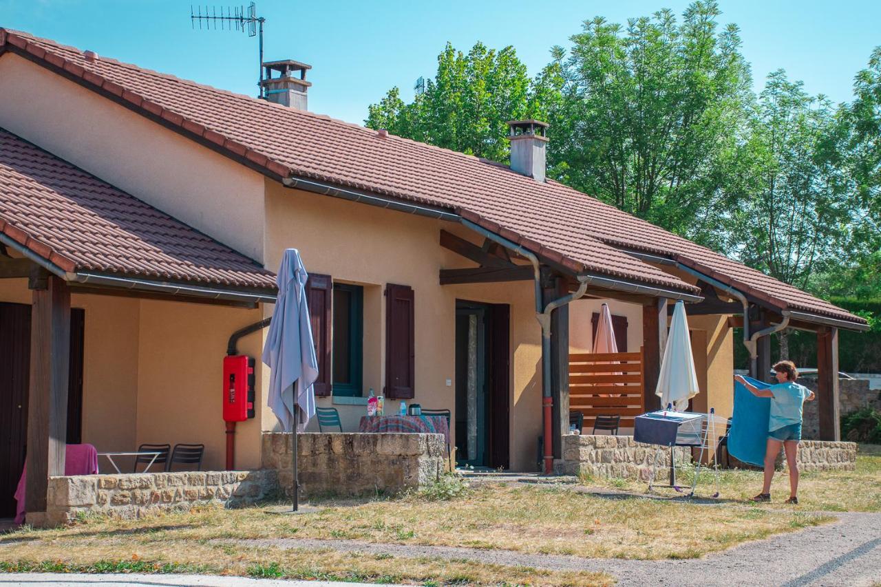 Villages De Gites Le Pigeonnier Le Malzieu-Ville Екстериор снимка